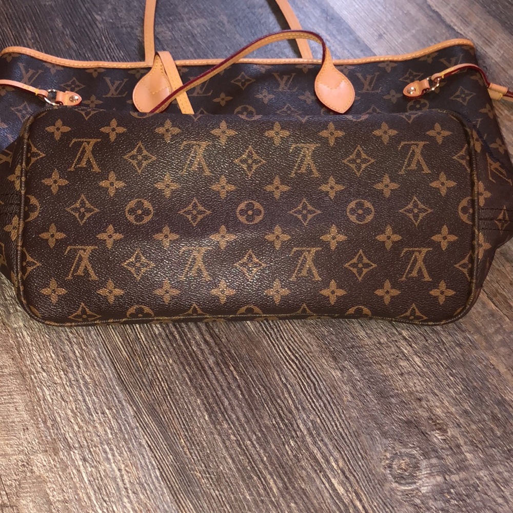 LV bag - Picture 13 of 17